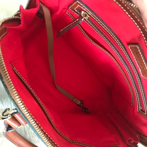 SOLD Dooney and Bourke Zip Zip Satchel - Picture 4 of 8